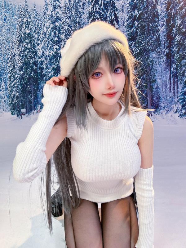    Shika小鹿鹿 - 麻衣学姐冬日雪景写真，白毛针织衫搭配黑丝诱惑，演绎冰雪清纯女神范，高清大图25P第23张图片