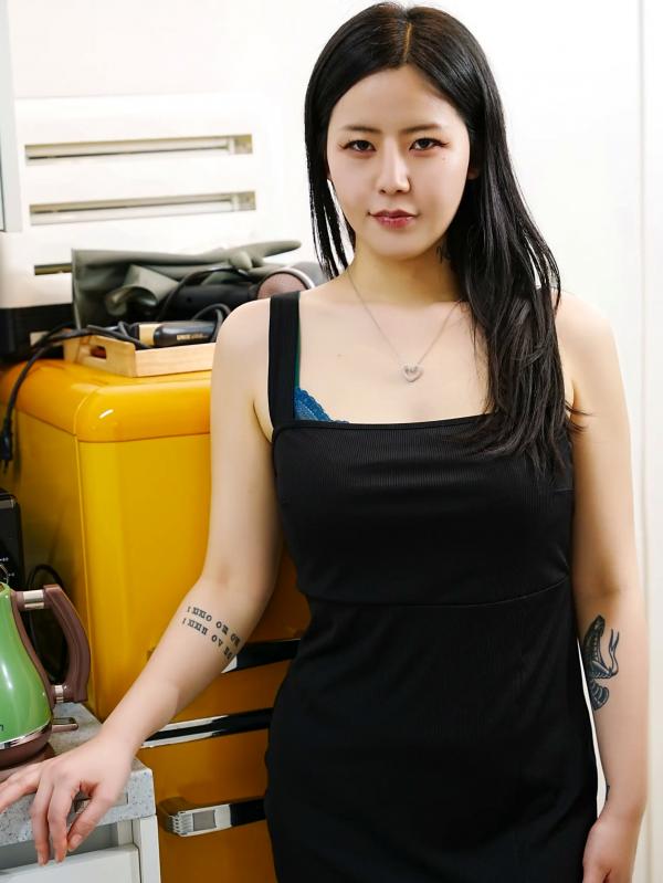    Choi Ri - Vol.02 Missy Look 居家厨房私房照，高颜值纹身女神尽显性感韵味第11张图片