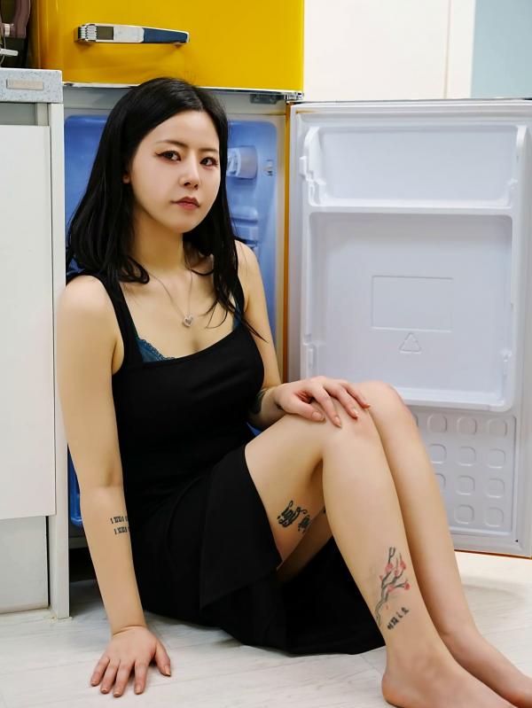    Choi Ri - Vol.02 Missy Look 居家厨房私房照，高颜值纹身女神尽显性感韵味第23张图片