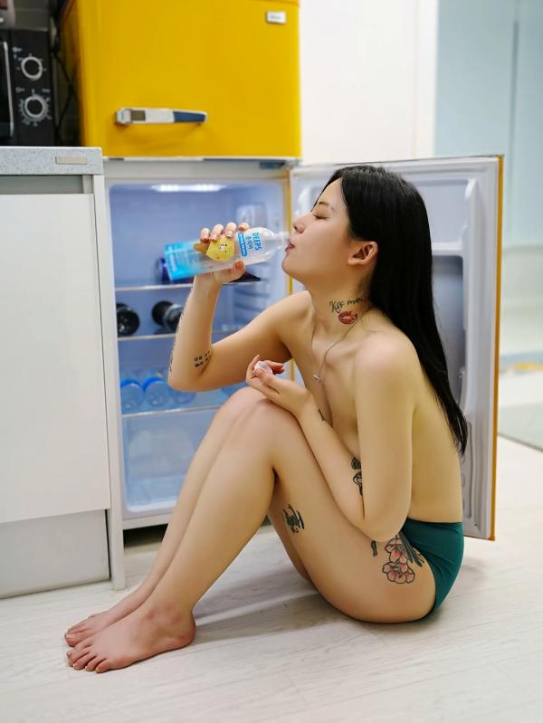    Choi Ri - Vol.02 Missy Look 居家厨房私房照，高颜值纹身女神尽显性感韵味第86张图片