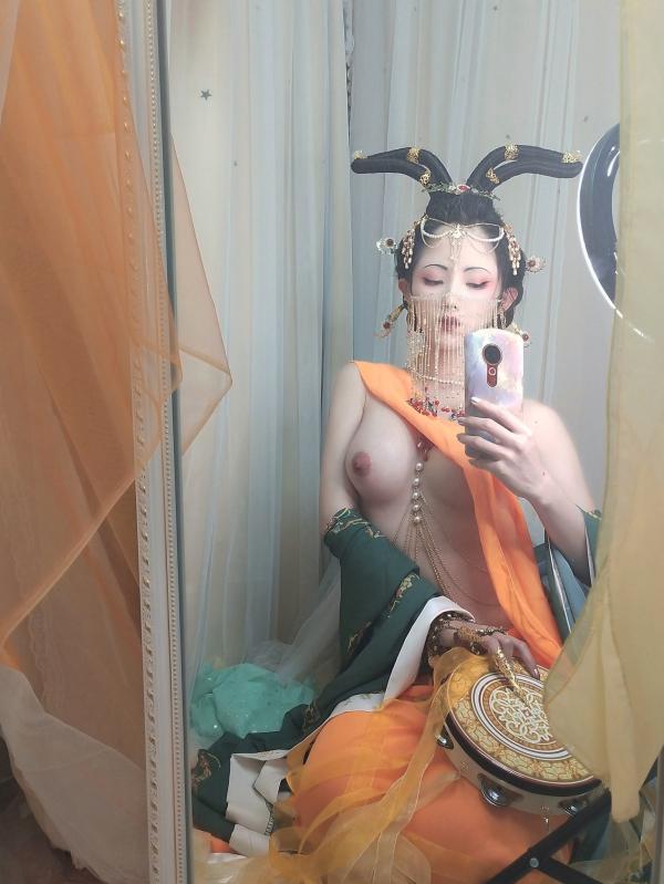    钛合金TiTi-含香：梦幻蝴蝶国风艺术私房照，绝美妆造与极致诱惑的视觉盛宴第65张图片