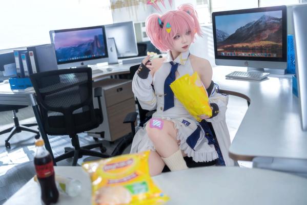    纸悦Etsu_ko - 桃香：二次元少女办公室Cosplay角色扮演，清新甜美治愈系写真 [54P]第1张图片