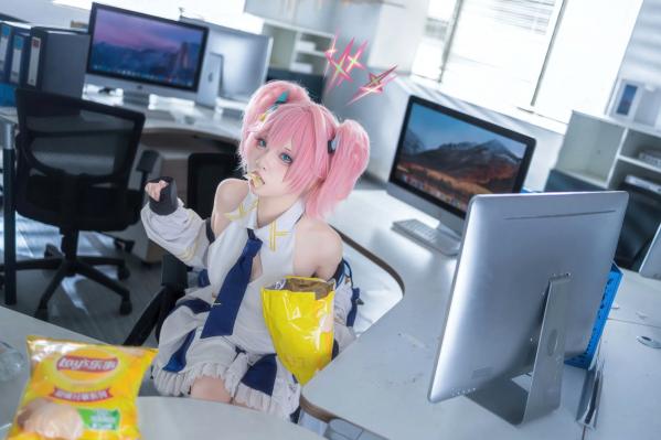    纸悦Etsu_ko - 桃香：二次元少女办公室Cosplay角色扮演，清新甜美治愈系写真 [54P]第3张图片