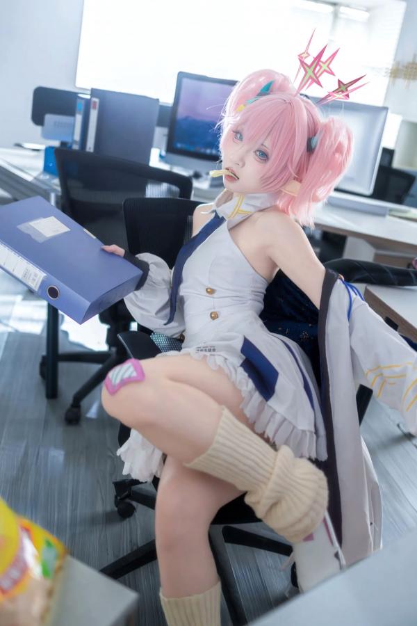    纸悦Etsu_ko - 桃香：二次元少女办公室Cosplay角色扮演，清新甜美治愈系写真 [54P]第11张图片