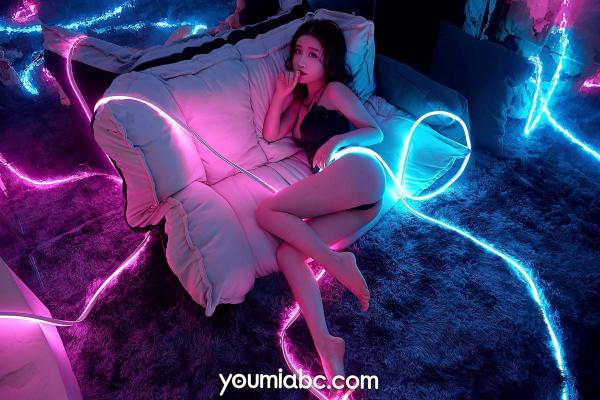    YouMi尤蜜-2020.06.20-绯月樱-Cherry-《暗淡の裸色》：霓虹流光下的私房秘境，展现极致性感曼妙身材第20张图片