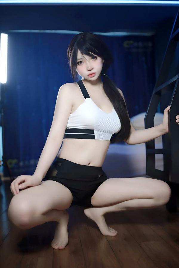    疯猫ss - 运动风私房写真：活力黑色运动短裤，清纯少女的极致诱惑与甜美回眸 [60P]第2张图片