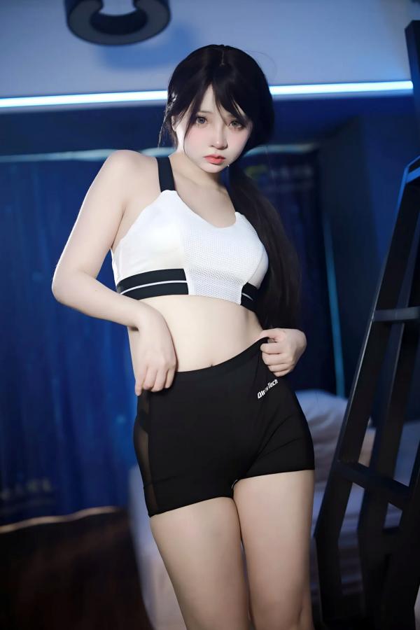    疯猫ss - 运动风私房写真：活力黑色运动短裤，清纯少女的极致诱惑与甜美回眸 [60P]第37张图片