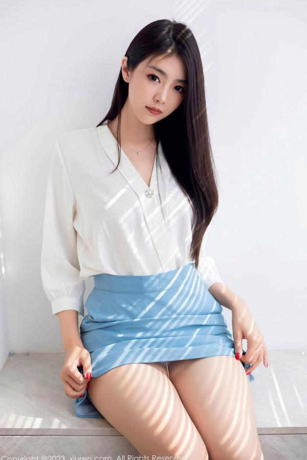    XiuRen秀人网-7314-可樂Vicky白衬衫蓝短裙，极致丝袜美腿高跟鞋，职场OL风格女神写真第9张图片