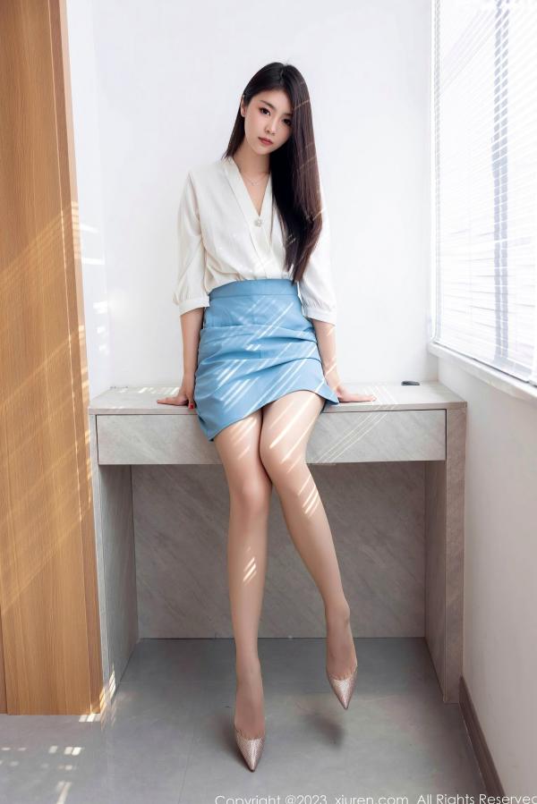    XiuRen秀人网-7314-可樂Vicky白衬衫蓝短裙，极致丝袜美腿高跟鞋，职场OL风格女神写真第16张图片