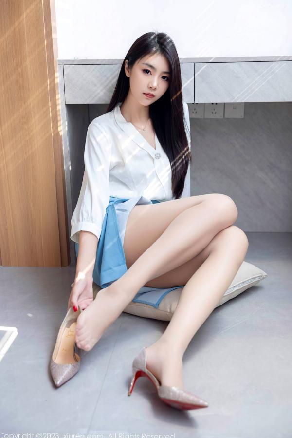    XiuRen秀人网-7314-可樂Vicky白衬衫蓝短裙，极致丝袜美腿高跟鞋，职场OL风格女神写真第26张图片