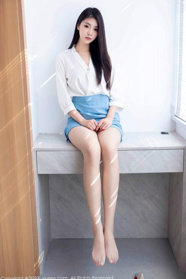    XiuRen秀人网-7314-可樂Vicky白衬衫蓝短裙，极致丝袜美腿高跟鞋，职场OL风格女神写真第52张图片