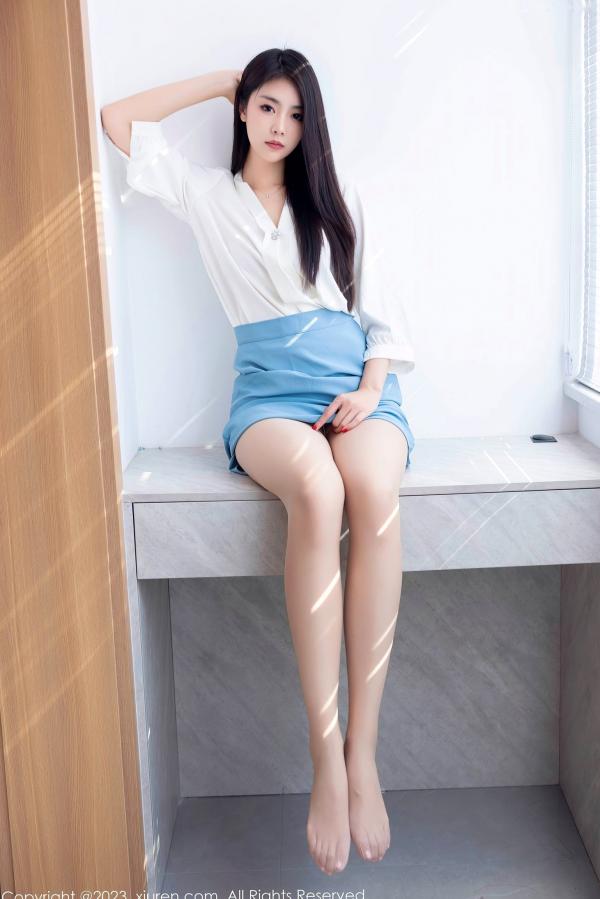    XiuRen秀人网-7314-可樂Vicky白衬衫蓝短裙，极致丝袜美腿高跟鞋，职场OL风格女神写真第53张图片
