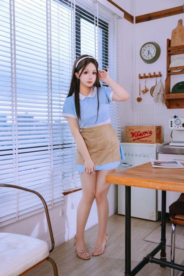    【Cosplay日奈娇】蛋糕售卖员主题大尺度私房照，清纯制服与性感蕾丝诱惑，居家私密空间摄影[171P]第12张图片
