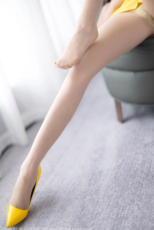 杨晨晨 sugar小甜心CC  XiaoYu语画界-1126-杨晨晨Yome：明媚亮黄居家私房写真，诱惑连衣短裙演绎极致美感，无圣光大尺度唯美视觉盛宴第27张图片