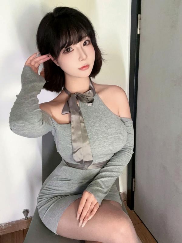    [yuuhui玉汇] 邻家姐姐：极致私房诱惑，丝袜美腿与性感曲线的视觉盛宴 [47P]第2张图片