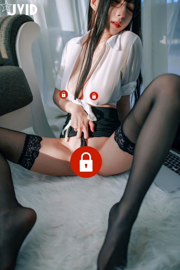    JVID-黎菲儿-超完美巨乳-色色的女同事加班时の脱衣诱惑-2022.11.28第2张图片