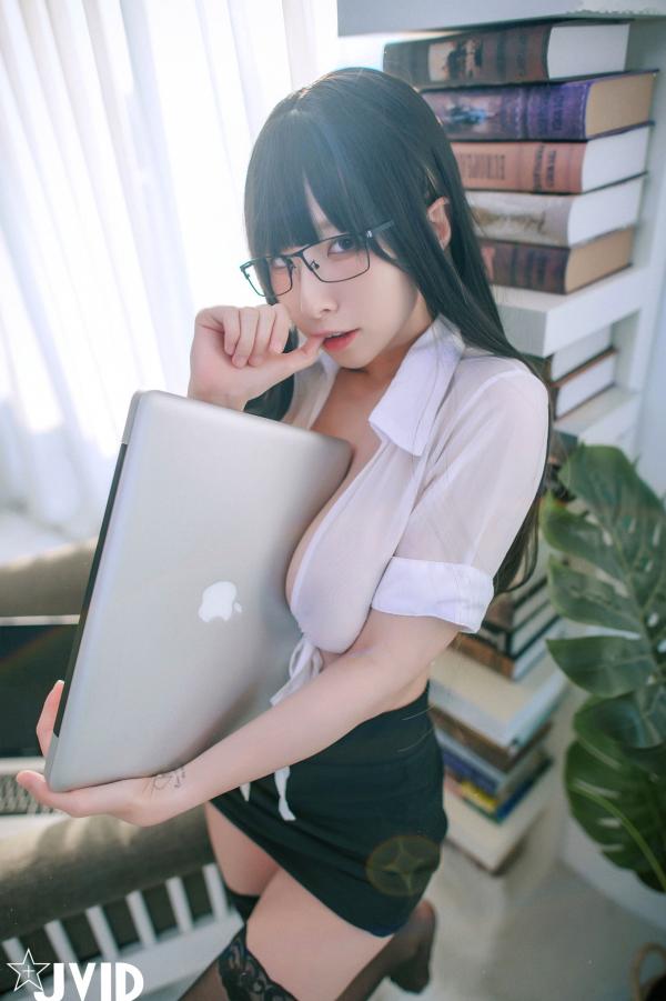    JVID-黎菲儿-超完美巨乳-色色的女同事加班时の脱衣诱惑-2022.11.28第33张图片