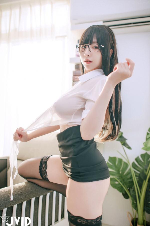    JVID-黎菲儿-超完美巨乳-色色的女同事加班时の脱衣诱惑-2022.11.28第39张图片