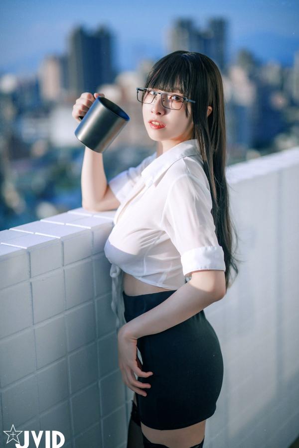    JVID-黎菲儿-超完美巨乳-色色的女同事加班时の脱衣诱惑-2022.11.28第43张图片