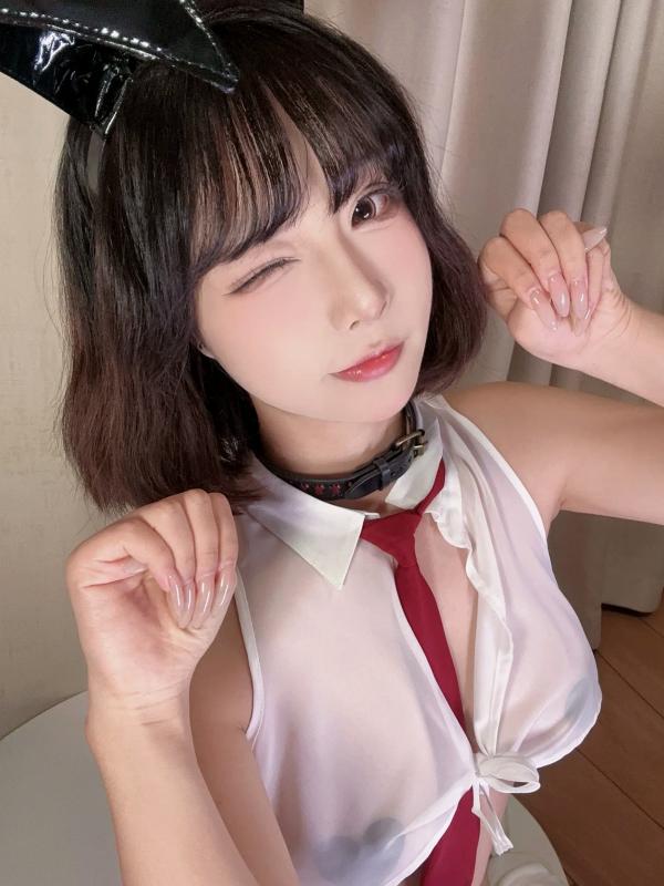    yuuhui玉汇 - 清纯学生兔COS服诱惑，透视制服与黑丝美腿的极致碰撞写真作品[50P]第5张图片
