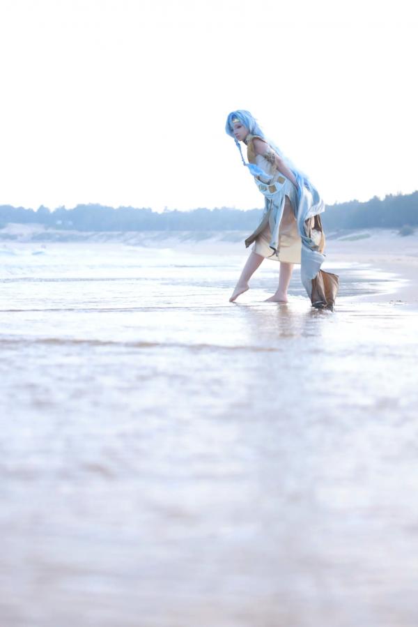    G44不会受伤丨重返未来1999 37角色绝美Cosplay丨治愈系海边沙滩外拍唯美写真 [35P]第21张图片