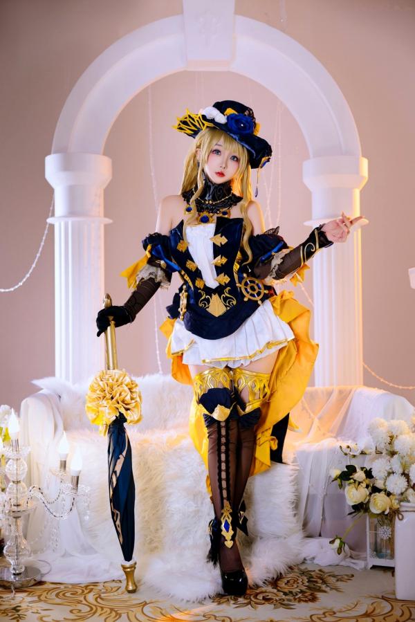    日奈娇《原神》娜维娅Cosplay精品写真，华丽礼服与私房性感视觉盛宴，角色还原与身材福利完美结合第1张图片