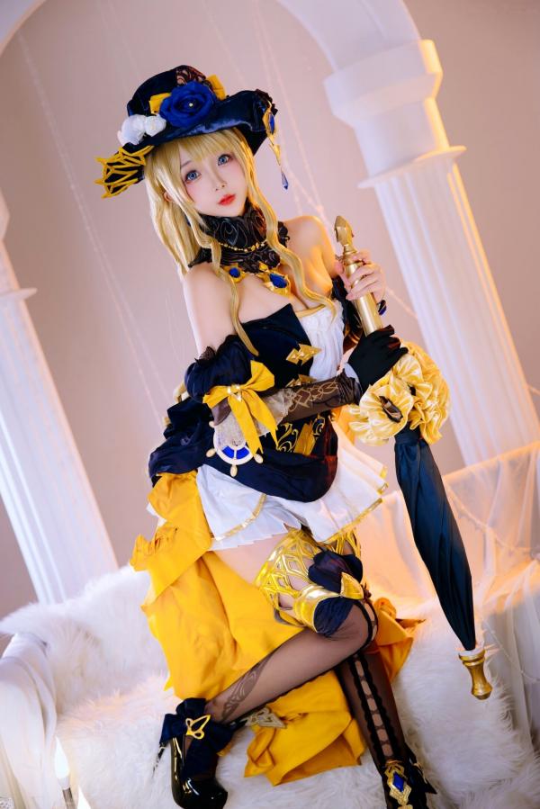    日奈娇《原神》娜维娅Cosplay精品写真，华丽礼服与私房性感视觉盛宴，角色还原与身材福利完美结合第2张图片