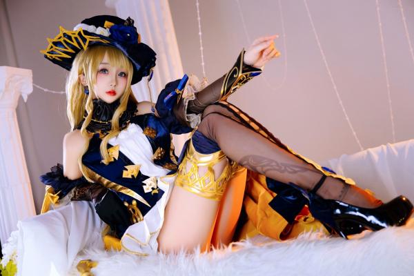    日奈娇《原神》娜维娅Cosplay精品写真，华丽礼服与私房性感视觉盛宴，角色还原与身材福利完美结合第12张图片