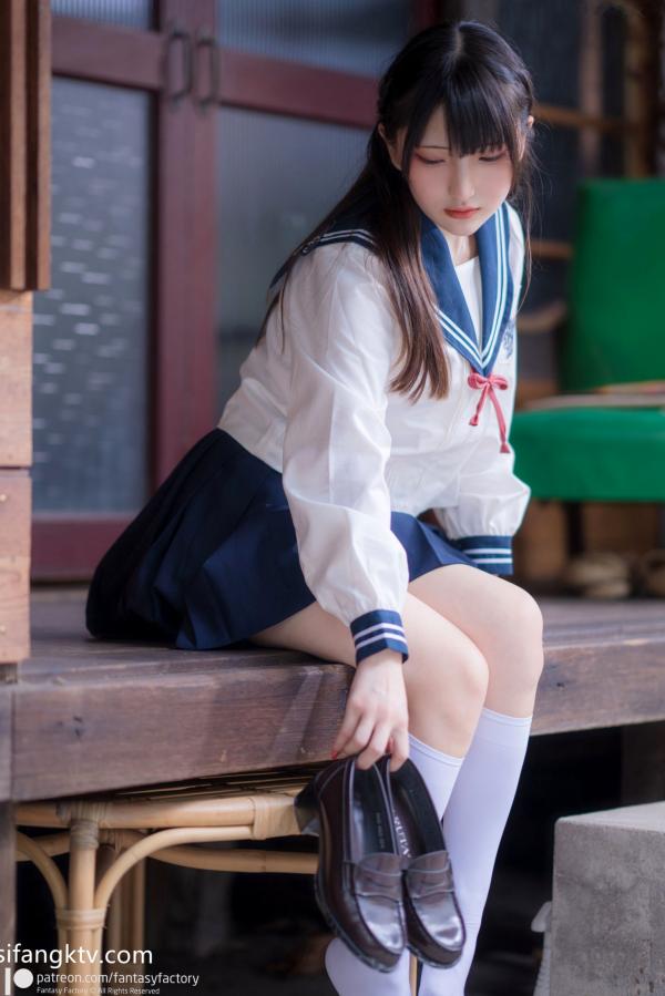    Fantasy-Factory小丁Ding水手服少女，榻榻米上的猫咪互动与校园风写真，清新诱惑的二次元私房大片第1张图片