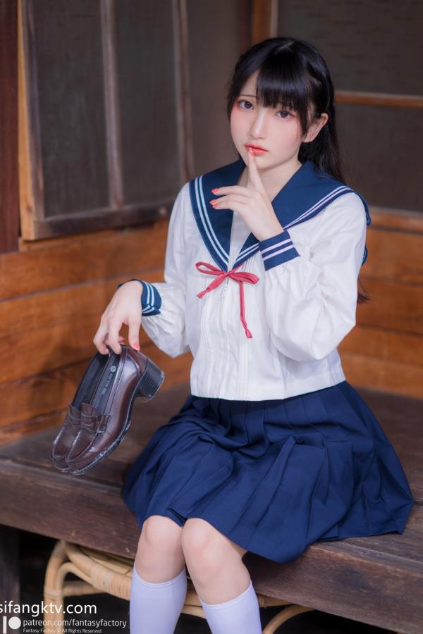    Fantasy-Factory小丁Ding水手服少女，榻榻米上的猫咪互动与校园风写真，清新诱惑的二次元私房大片第2张图片