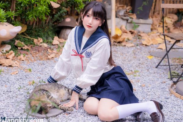    Fantasy-Factory小丁Ding水手服少女，榻榻米上的猫咪互动与校园风写真，清新诱惑的二次元私房大片第4张图片
