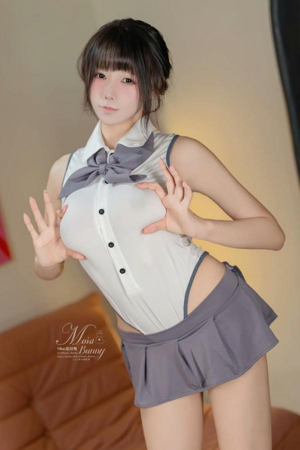    咬一口兔娘 - 顶级接待 私房内衣白色高叉连体衣极品妩媚大尺度套图 [31P]第7张图片
