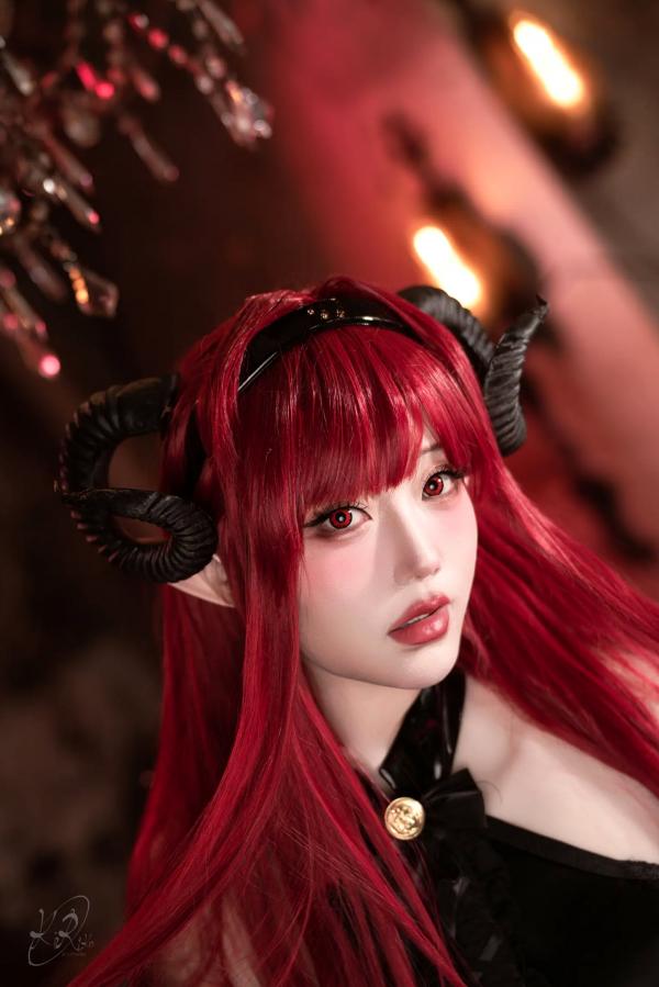    切切celia - 兴登堡魅魔COS，暗黑哥特风格角色扮演，性感迷人视觉盛宴第21张图片