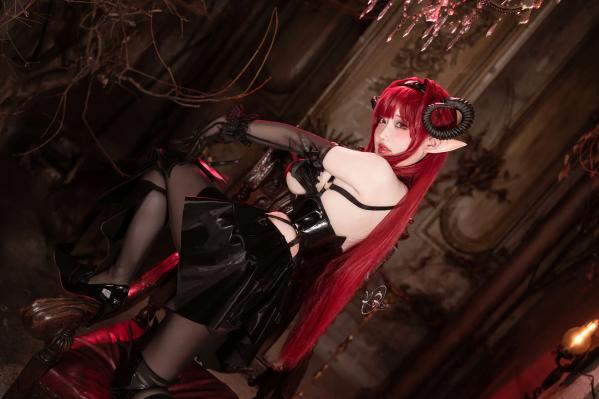    切切celia - 兴登堡魅魔COS，暗黑哥特风格角色扮演，性感迷人视觉盛宴第22张图片