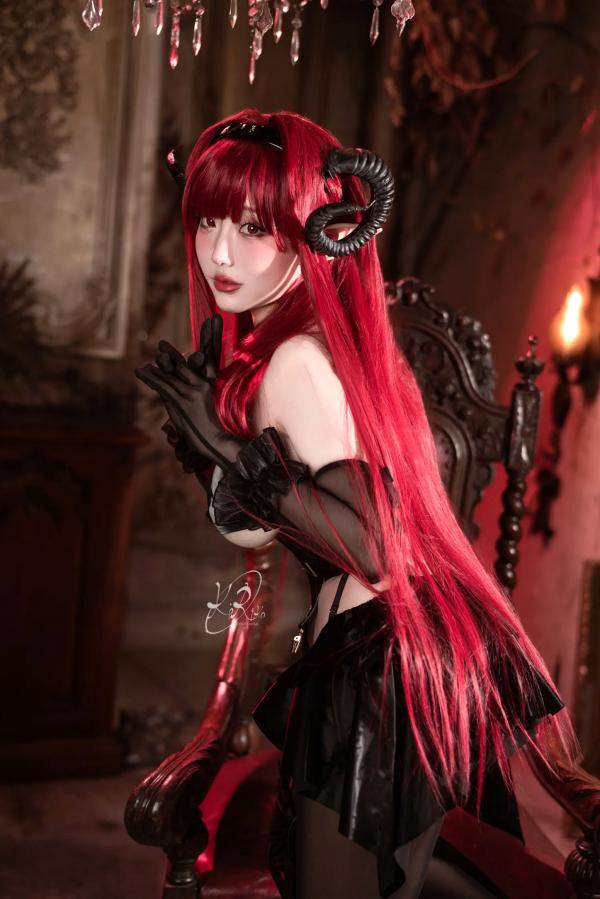    切切celia - 兴登堡魅魔COS，暗黑哥特风格角色扮演，性感迷人视觉盛宴第27张图片
