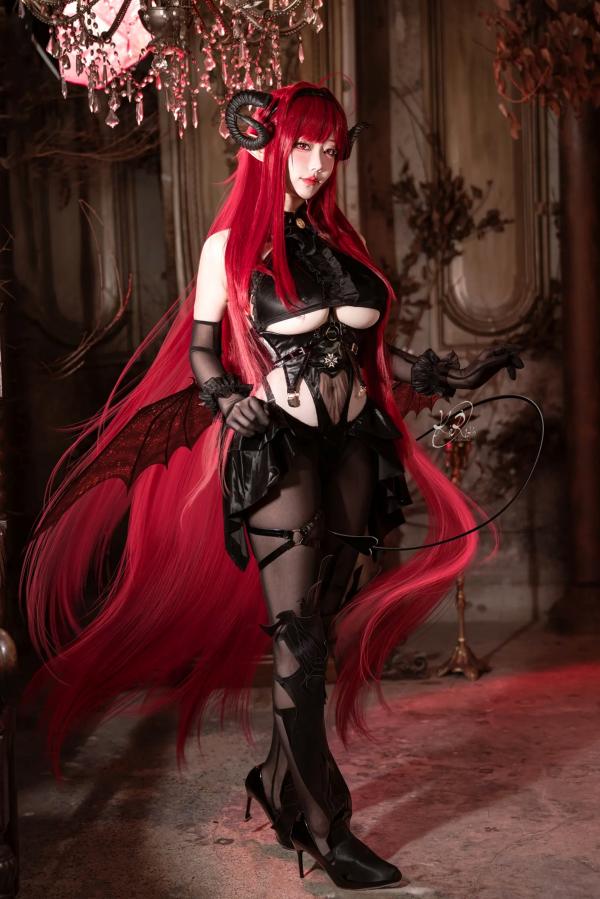    切切celia - 兴登堡魅魔COS，暗黑哥特风格角色扮演，性感迷人视觉盛宴第36张图片