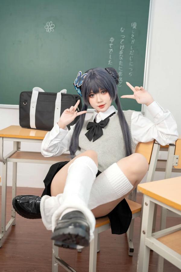    PoppaChan扮演蓝色档案岐沙希，JK校服诱惑教室私房，精致还原与大胆尺度碰撞，可爱与性感并存的绝美Cosplay佳作[40P]第2张图片