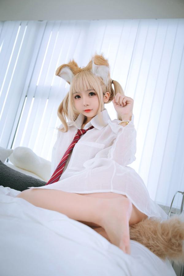    日奈娇-白色衬衫小狗角色扮演，甜美清纯与性感诱惑的极致碰撞第7张图片