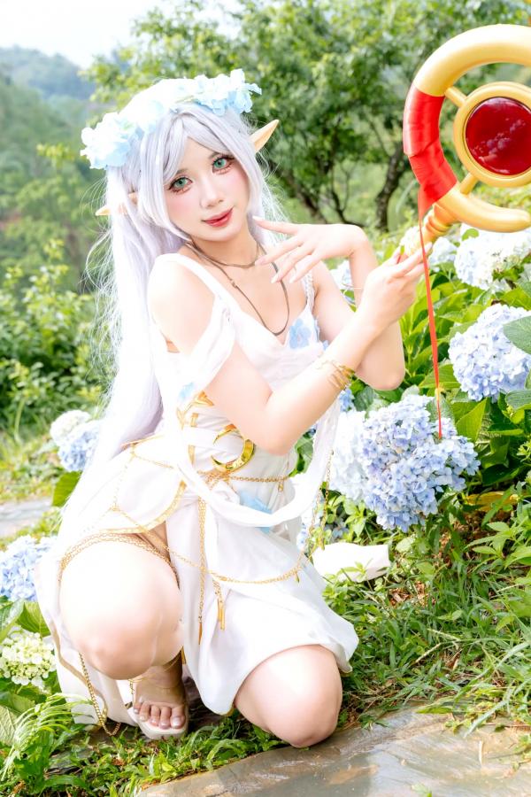    PoppaChan - 葬送的芙莉莲Cosplay，花海森系梦幻精灵，绝美白嫩私房艺术照 [38P]第2张图片
