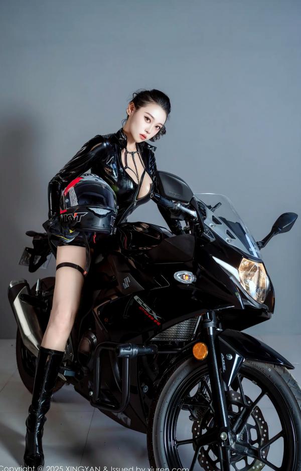    [XINGYAN]星颜社 2025.08.01 Vol.378 清妙：性感机车私房写真，黑色紧身皮衣诱惑，展现极品曲线视觉盛宴。第1张图片