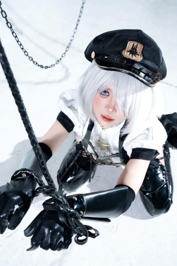    PoppaChan - 2B Police制服诱惑，冷艳Cosplay，皮衣锁链绝美身材，极致性感唯美大尺度摄影第17张图片