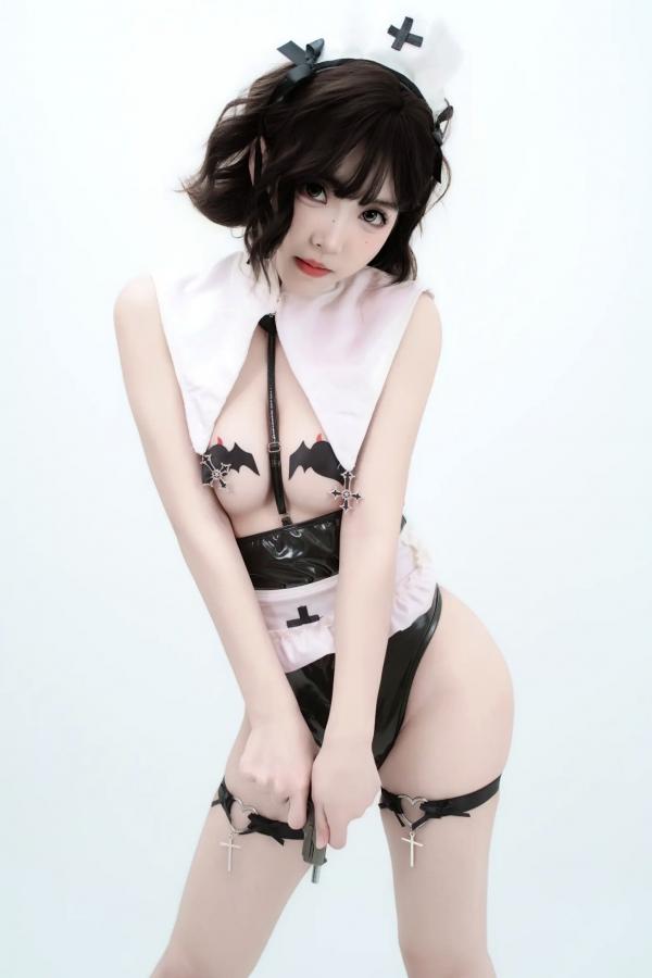    Bangni邦尼武装修女Cosplay演绎，大胆镂空制服诱惑，冷艳绝美私房大尺度写真第69张图片