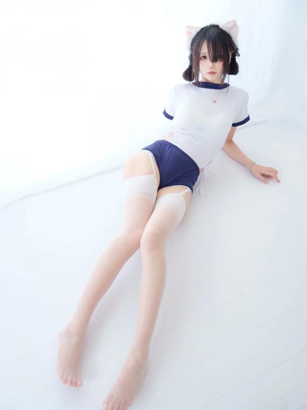    清纯少女五更百鬼：极致体操服角色扮演，猫耳与丝袜的清纯诱惑 [25P]第2张图片
