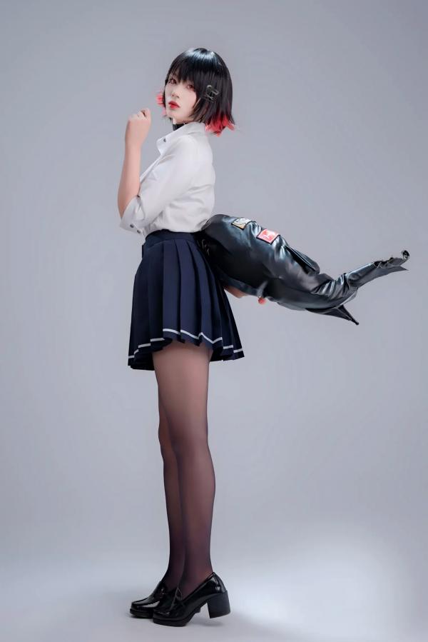    轩萧学姐 鲨鱼妹JK制服cos写真 绝美红瞳黑丝美腿[100P]第1张图片