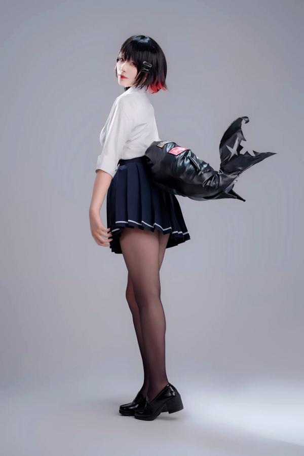    轩萧学姐 鲨鱼妹JK制服cos写真 绝美红瞳黑丝美腿[100P]第17张图片