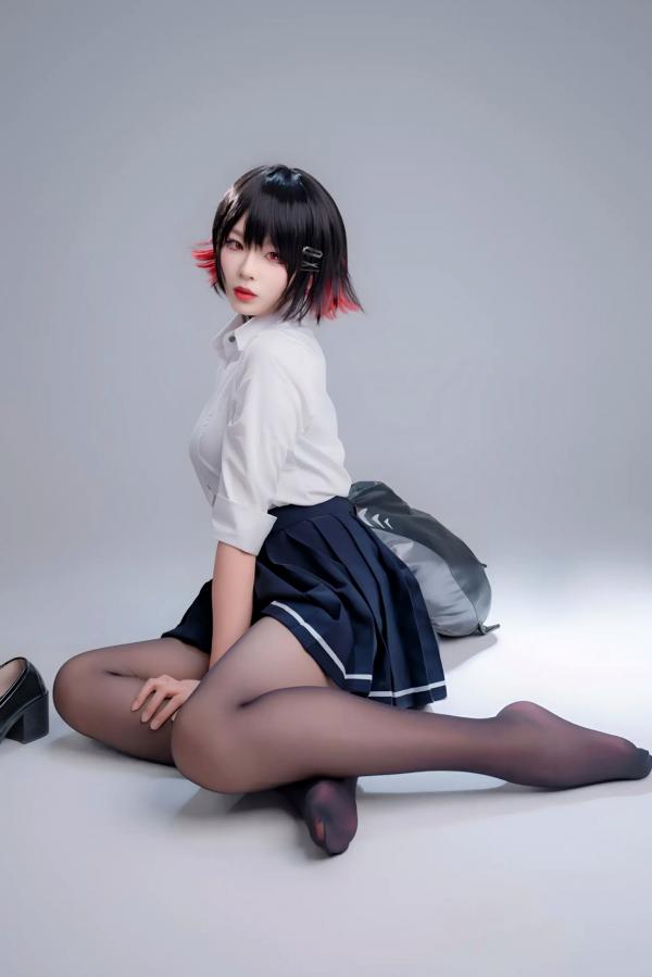    轩萧学姐 鲨鱼妹JK制服cos写真 绝美红瞳黑丝美腿[100P]第34张图片