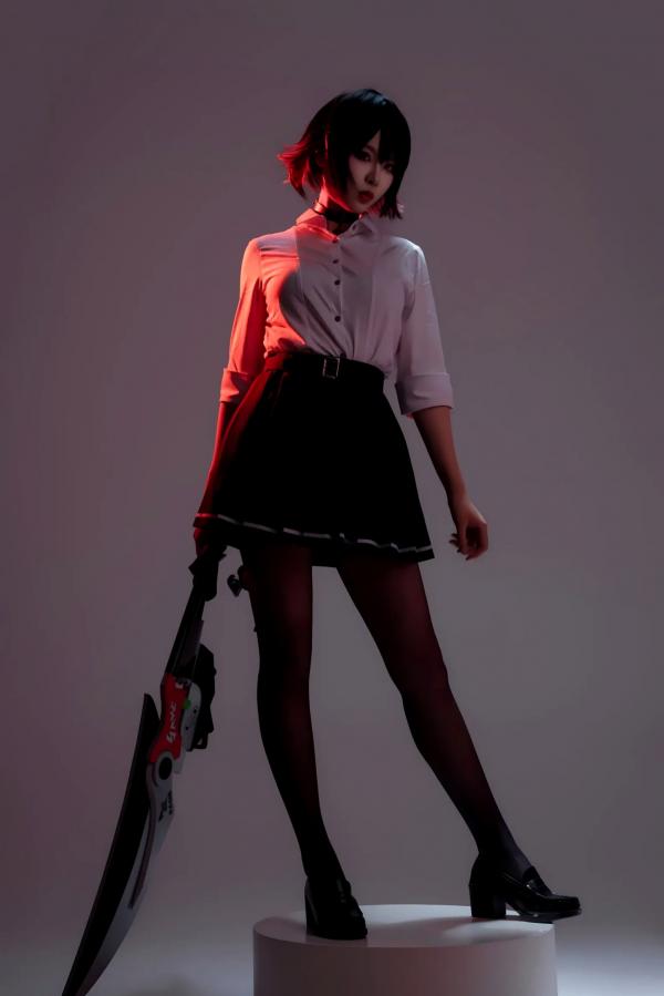    轩萧学姐 鲨鱼妹JK制服cos写真 绝美红瞳黑丝美腿[100P]第50张图片