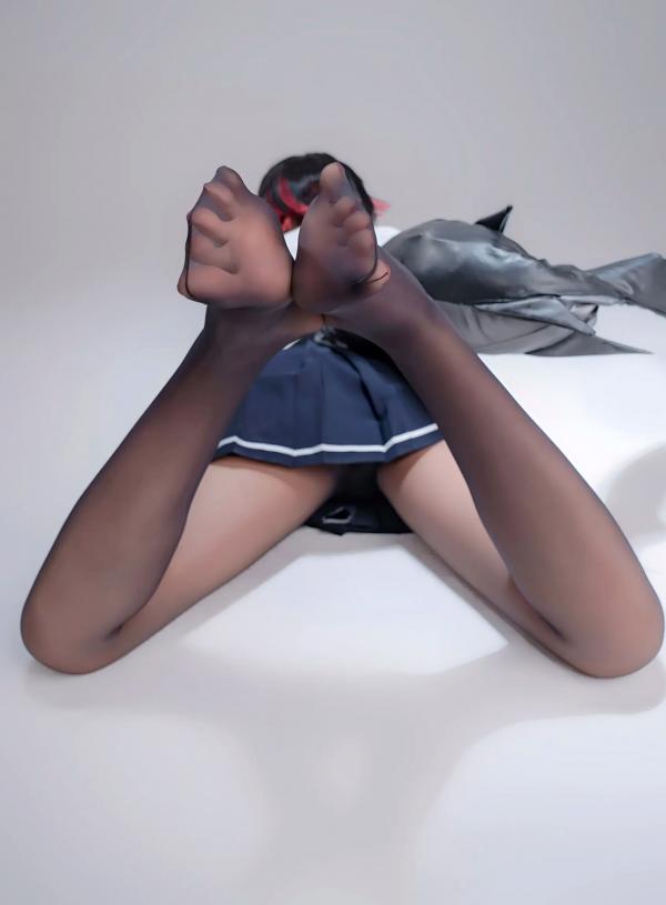    轩萧学姐 鲨鱼妹JK制服cos写真 绝美红瞳黑丝美腿[100P]第60张图片