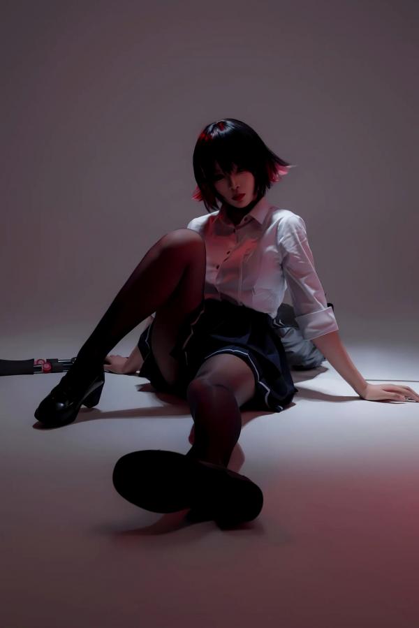    轩萧学姐 鲨鱼妹JK制服cos写真 绝美红瞳黑丝美腿[100P]第70张图片