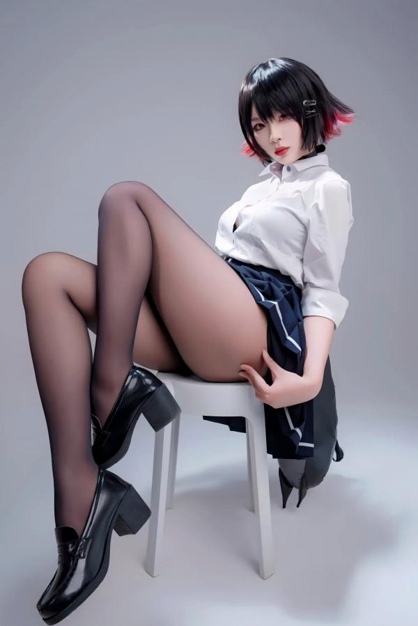    轩萧学姐 鲨鱼妹JK制服cos写真 绝美红瞳黑丝美腿[100P]第81张图片